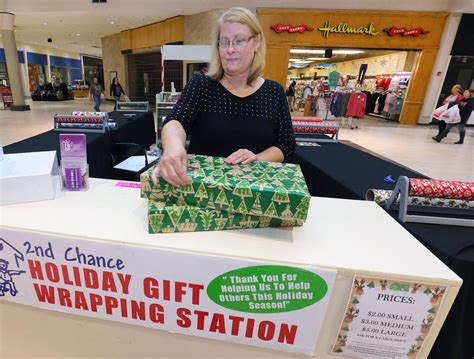 roosevelt field mall gift wrapping.